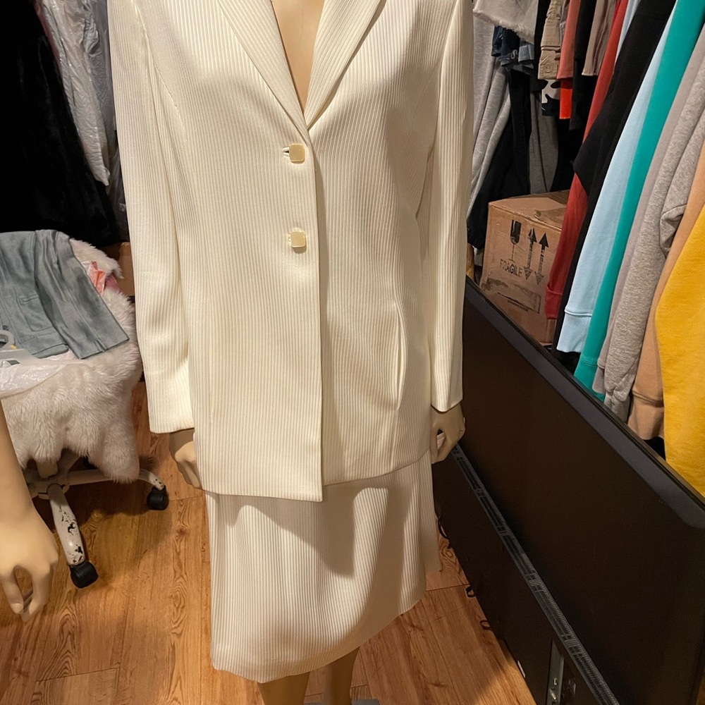 Elegant Cream Blazer Suit Jacket